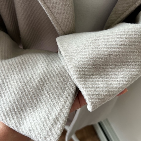 Oversized Coat - Picture 5 of 6